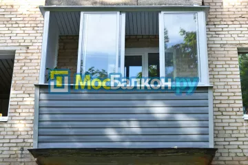 Остекление лоджий под ключ по выгодной цене в Красногорске – застеклить лоджию и балкон в МосБалкон