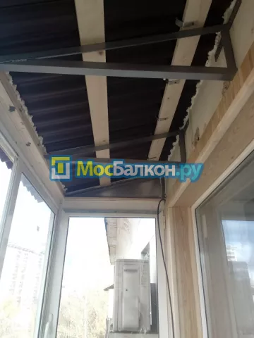 Крыша на балконе в Красногорске монтаж и ремонт по выгодной цене от МосБалкон