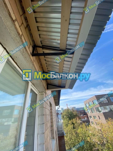 Крыша на балконе в Красногорске монтаж и ремонт по выгодной цене от МосБалкон