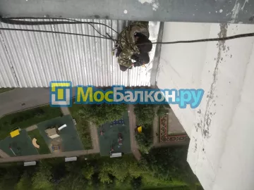 Крыша на балконе в Красногорске монтаж и ремонт по выгодной цене от МосБалкон