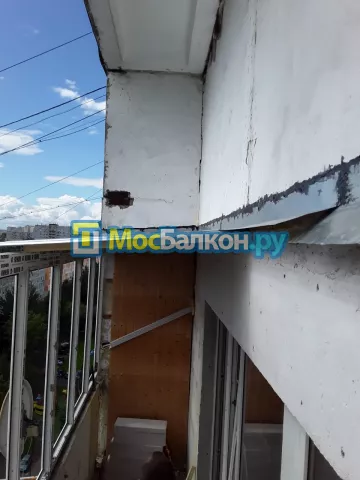Крыша на балконе в Красногорске монтаж и ремонт по выгодной цене от МосБалкон