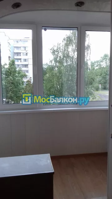 Пластиковое остекление балконов под ключ по доступным ценам в Красногорске | МосБалкон