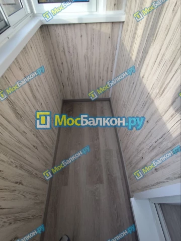 Отделка балкона и лоджии пластиковыми ПВХ панелями в Красногорске от компании МосБалкон