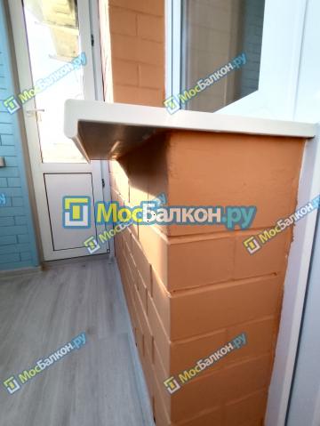 Отделка балконов стеновым паркетом