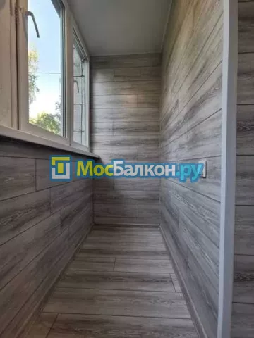 Отделка балкона и лоджии пластиковыми ПВХ панелями в Красногорске от компании МосБалкон