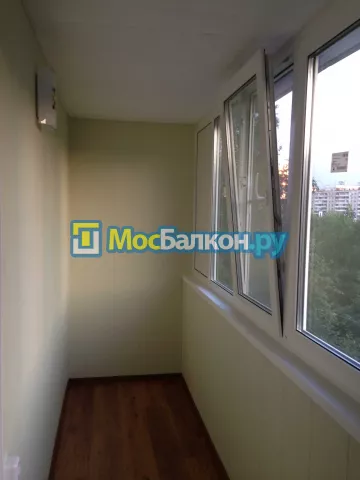 Отделка балкона и лоджии пластиковыми ПВХ панелями в Красногорске от компании МосБалкон